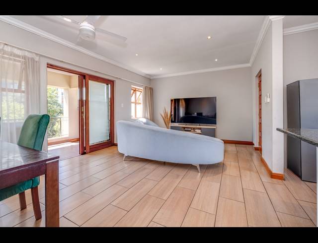 2 BEDROOM APARTMENT FOR SALE IN BRYANSTON